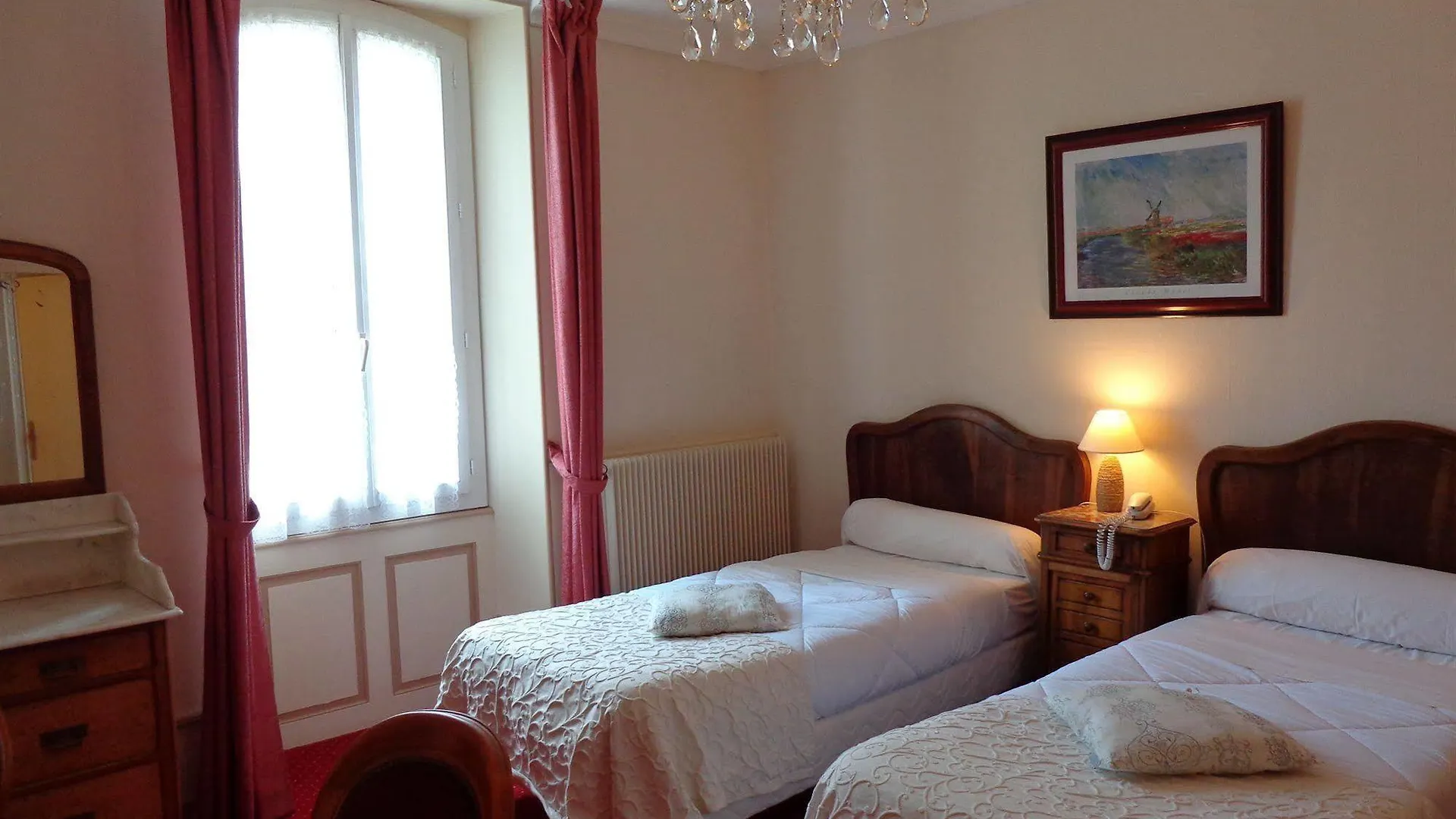 **  Hotel Continental Évian-les-Bains Franciaország