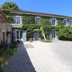 Centre De Bien-etre Et Ses D'hote 3*, Villeneuve-de-Rivière Frankrijk